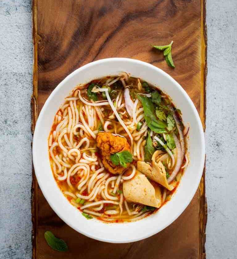 mohinga-Noodle-Soup-of-Myanmar (1)