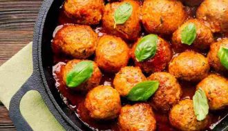 meatballs served in a bowl. kanda