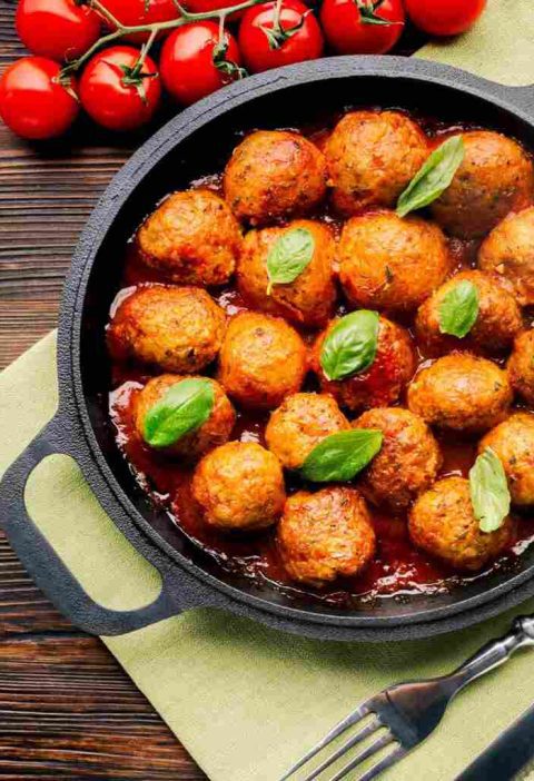 meatballs served in a bowl. kanda